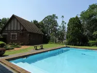 The Sleeping Bao B&B - Pool