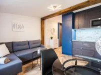 Book Apart Fabryczna Hotels near Palm House