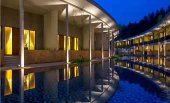 Hotel Neo+ Green Savana Sentul City