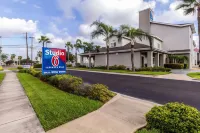Studio 6 McAllen, TX Hotels near McAllen Public Library
