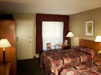 Marmot Lodge Jasper Отели рядом с достопримечательностью «Лейк Аннет Бич»