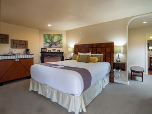 The Vendange Carmel Inn & Suites