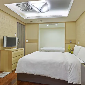 Nightwalk 59 Hotels near Chiang Kai-Shek Shilin Residence