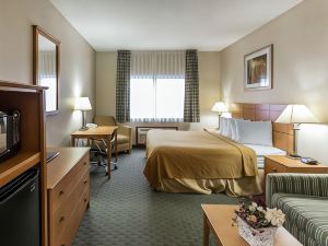 Quality Inn at Collins Road - Cedar Rapids