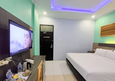 Queen Guest House Hotels near Kebun Alpokat Bang Dimas