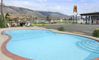 Super 8 by Wyndham Kamloops East