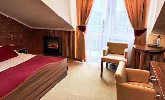 Dworek Nad Stawem & Laznia Piwna - Housity