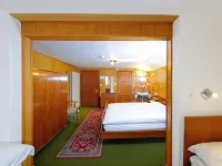 Hotel Alphubel Hotels near Riffelberg-Express