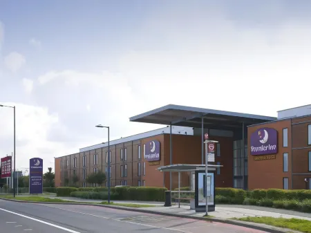 Premier Inn London Heathrow Airport (M4/J4) Hotel Отели рядом с достопримечательностью «Heathrow Academy»