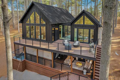 Luxury Broken Bow Cabin w/ Hot Tub on 3 Acres! فنادق في McCurtain County