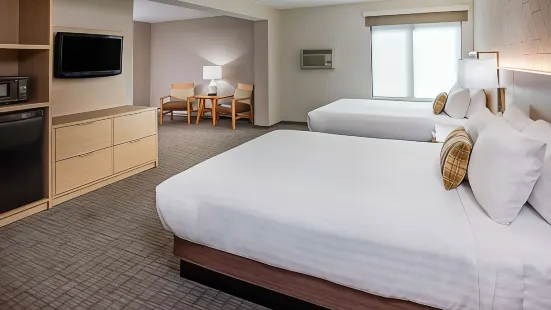 Days Inn & Suites by Wyndham Duluth by the Mall