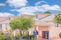 Gray Inn & Suites