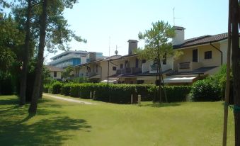 Beautiful Villa for 6 Guests with Shared Pool