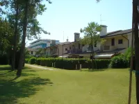 Beautiful Villa for 6 Guests with Shared Pool