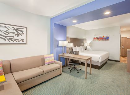 La Quinta Inn & Suites by Wyndham Dallas Duncanville