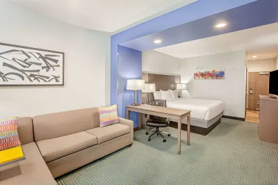 La Quinta Inn & Suites by Wyndham Dallas Duncanville Hotels in Duncanville