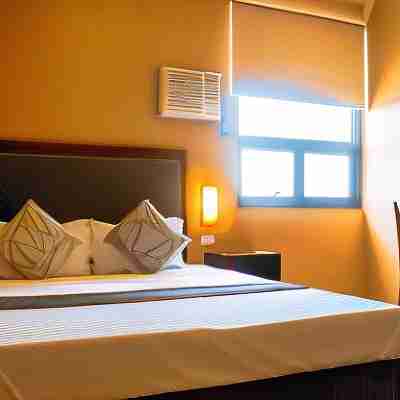 RedDoorz Plus @ Hotel Platinum Occidental Mindoro Rooms