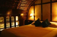 Spice Coast Cruises CGH Earth-Houseboat Hotels in Cherthala