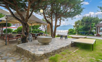 Samcheok Seaside Bed and Breakfast (Yonghwa Beach, Marine Cable Car, Marine Rail Bike)