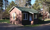 Triple R Cottages- 6 Cabin