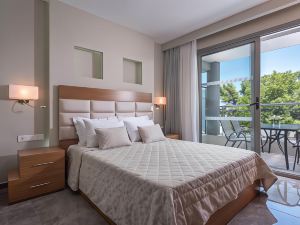 Dionysos Hotel & Suites