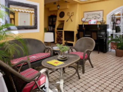 Inn & Art Hotel Gallery Hotels in Canico