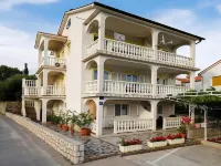 Apartments Zora Các khách sạn ở Rab