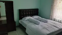 Bumi Abah Homestay Hotels in Parigi