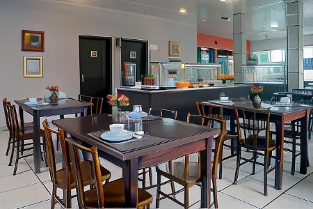 Kennedy Slim Hotel Отели в г. Сан-Жозе