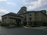 Baymont by Wyndham Columbia Fort Jackson - 2-Star