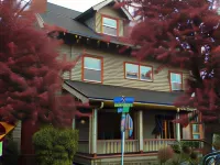 Portland International Guesthouse - parking