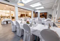 Hotel Lüttje Burg Hotels in Plon