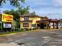 Twin Star Lodge Hotels in Biloxi