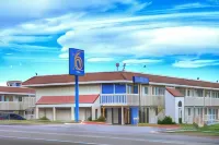 Motel 6 El Paso, TX - East Các khách sạn gần El Paso Christmas Lights