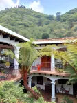 Hotel y Jardines Casa Búho Hotels in Santa Ana