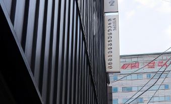 3. 명동장..