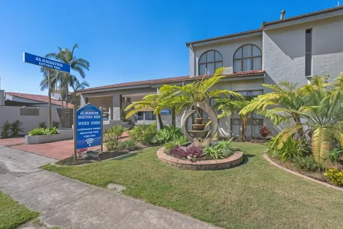 อลาบาสเตอร์ มอเตอร์ อินน์ ทารี