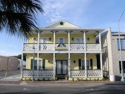 Inn on the Avenue Hotels in New Smyrna Beach