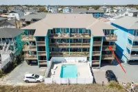 NEW LISTING! OCEANFRONT w/ pool, close to boardwalk, amazing views!