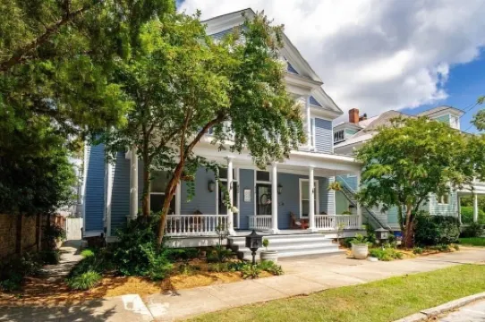 Downtown Blue Manor 2