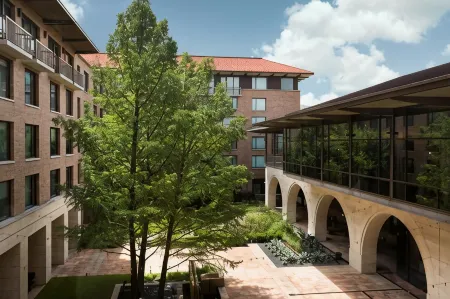 At&T Hotel & Conference Center