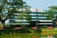 Flemington Hotel Hotels in Tupai