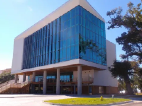 View the Beach from Your Porch.  Best Location, 5 Blocks to Downtown