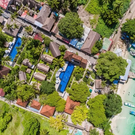 Oceans 5 Dive Resort