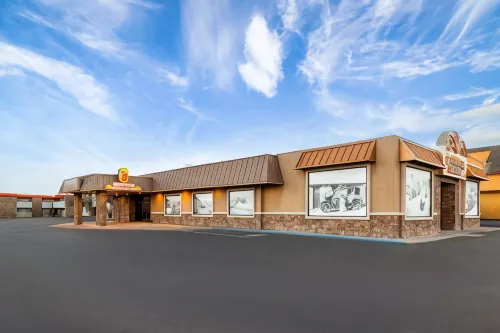 Super 8 by Wyndham Fallon