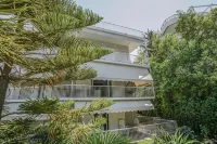 Bliss Living Hotels in Vouliagmeni