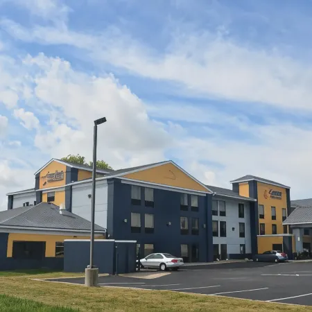 Comfort Inn & Suites Maumee - Toledo I80-90