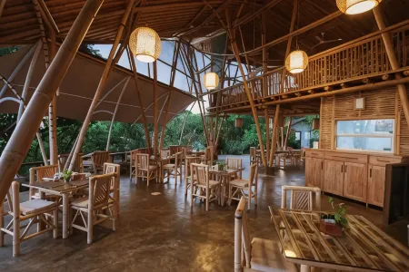 The Seraya Resort Komodo Отели в г. Лабуан Баджо