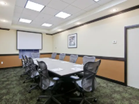 薩斯喀徹溫堡溫德姆Wingate酒店 薩斯喀徹温堡酒店