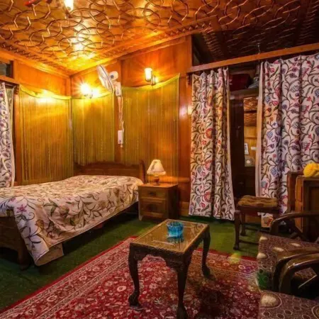 Houseboat Lily of Nageen